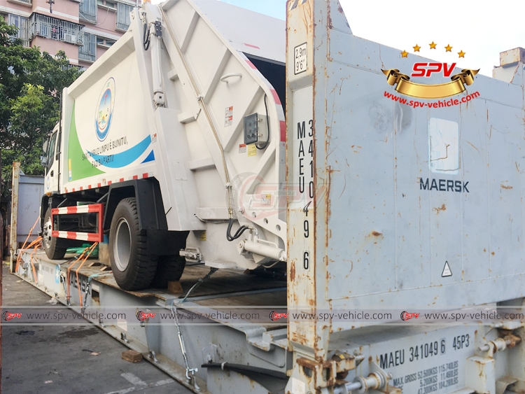 12 CBM Garbage Compactor Truck ISUZU - Loading